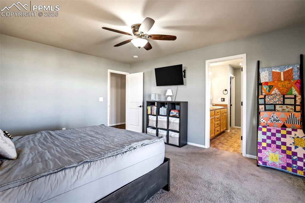 Image 20 of 50: Upper level