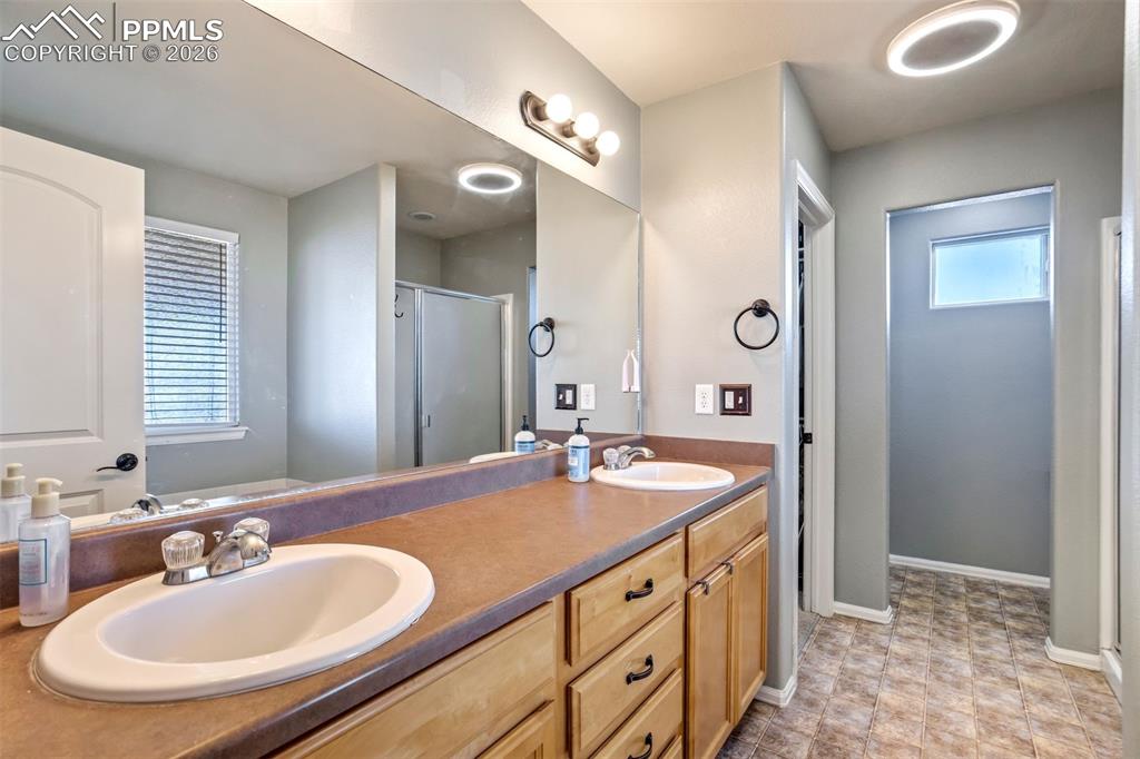 Image 22 of 50: Upper level