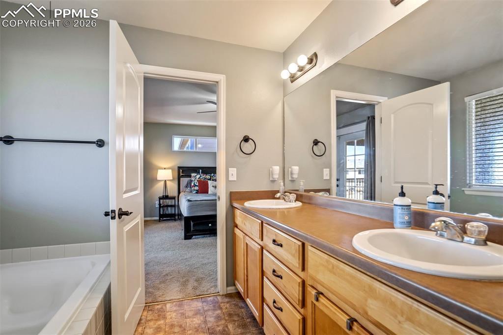 Image 23 of 50: Upper level