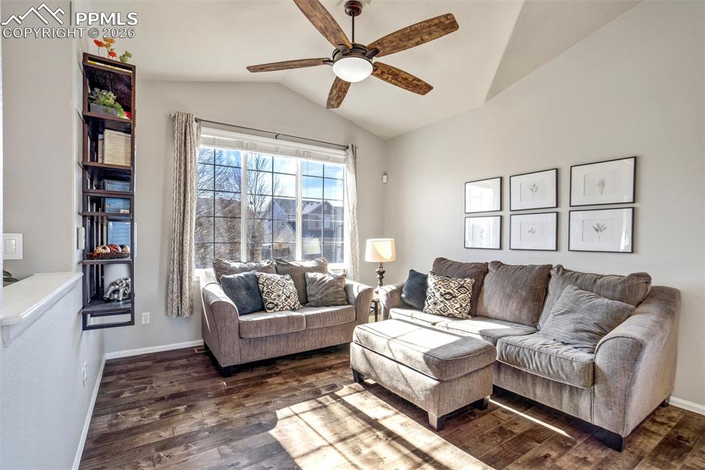 Image 7 of 50: Main level