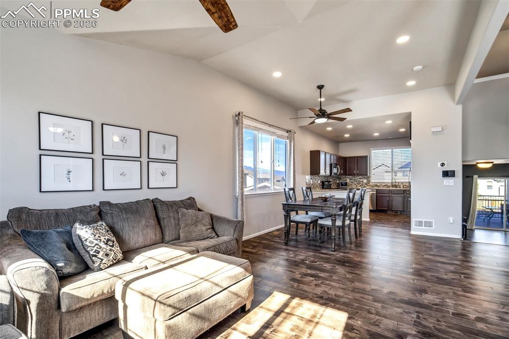 Image 8 of 50: Main level