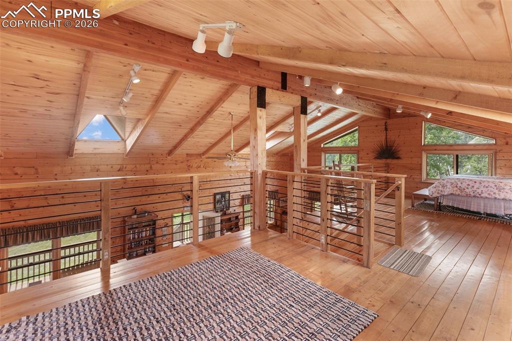 Image 26 of 27: Bonus Room