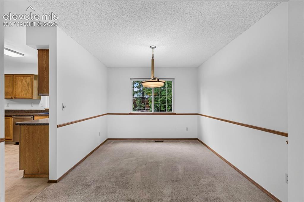 Image 7 of 40: Dining Room
