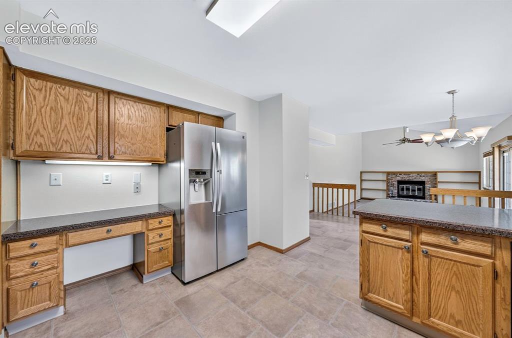 Image 9 of 40: Kitchen