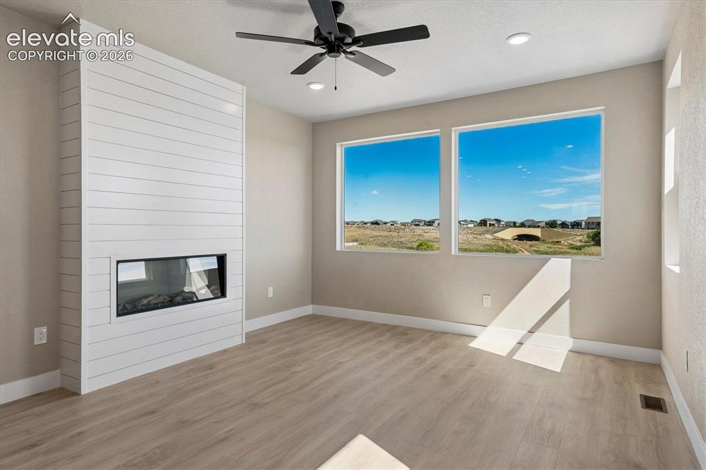 Image 8 of 23: Living Room
