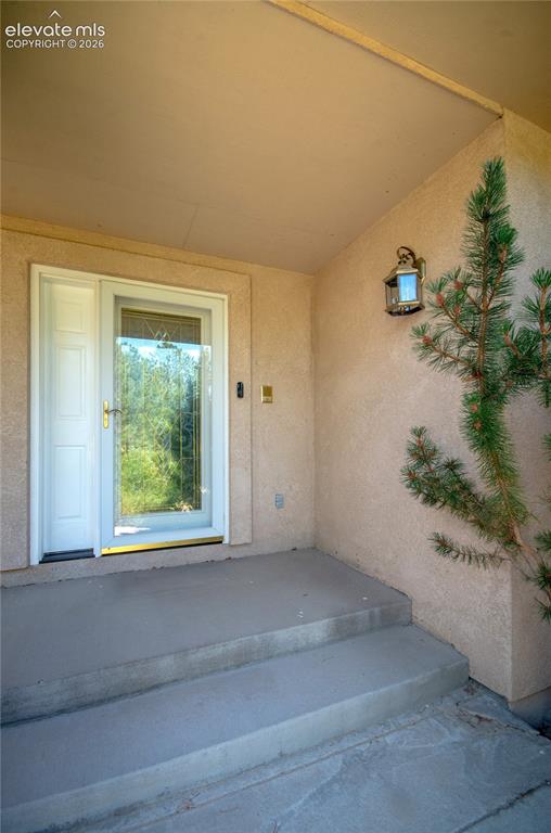 Image 4 of 50: Entry