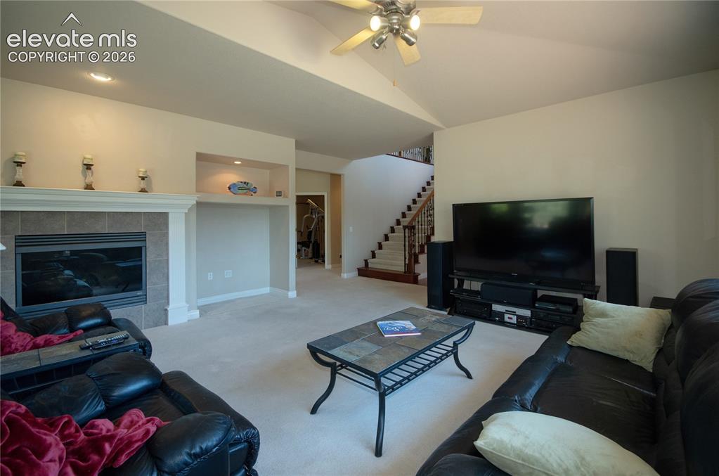 Image 8 of 50: Living Room