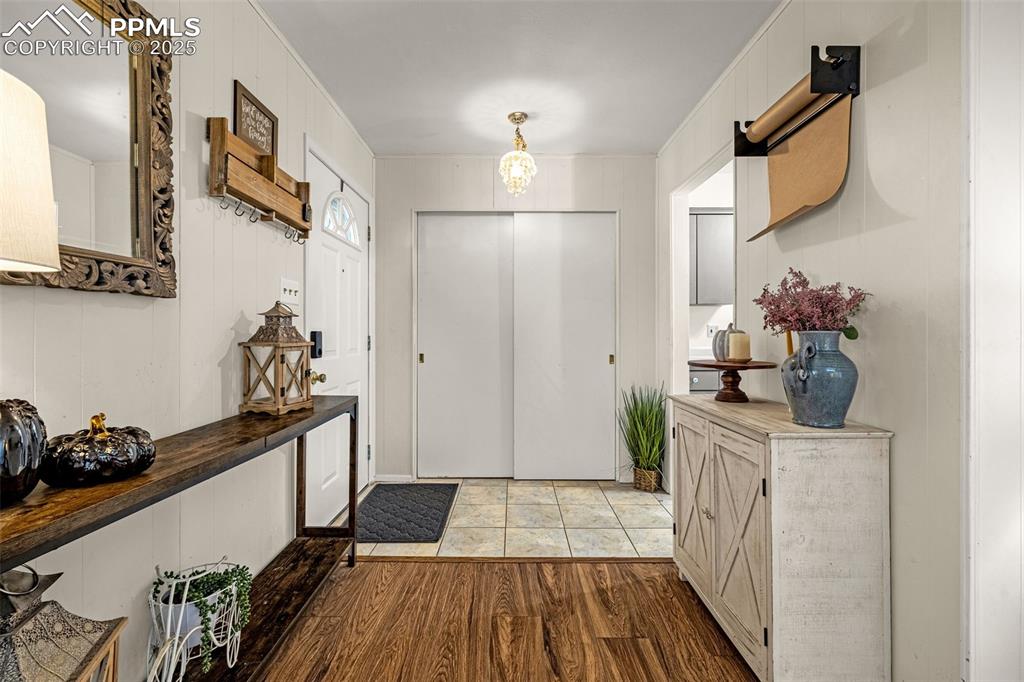 Image 3 of 18: Entry