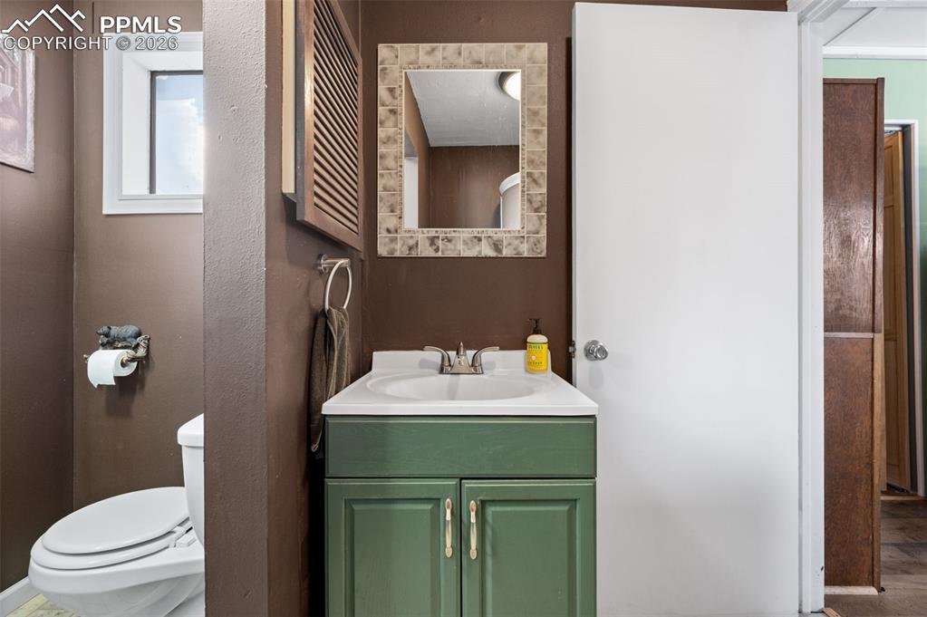 Image 11 of 26: Bathroom