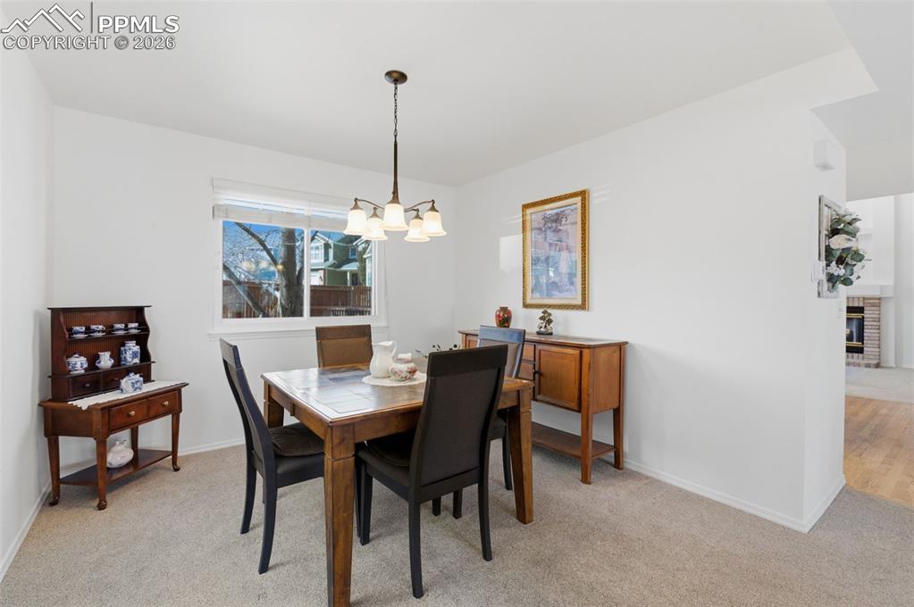 Image 5 of 30: Dining Area