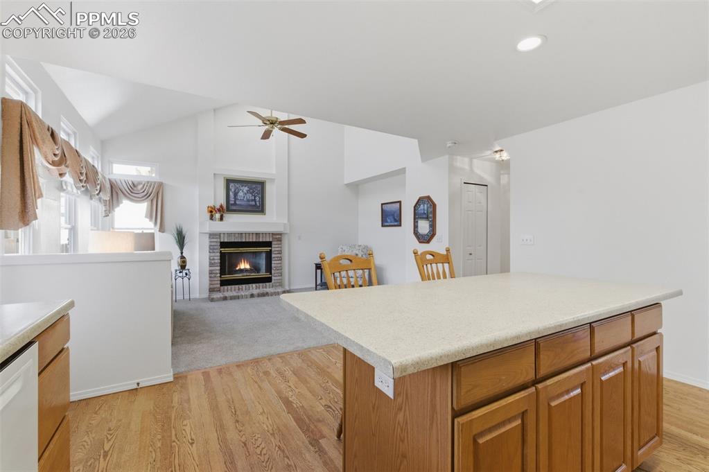 Image 9 of 30: Kitchen