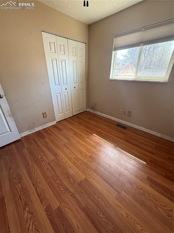 Image 14 of 23: Bedroom