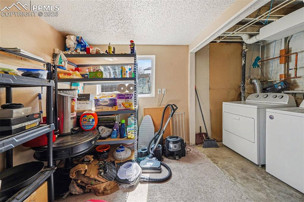 Image 20 of 23: Laundry