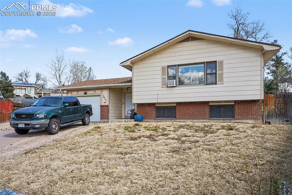 Image 3 of 23: Front of Structure