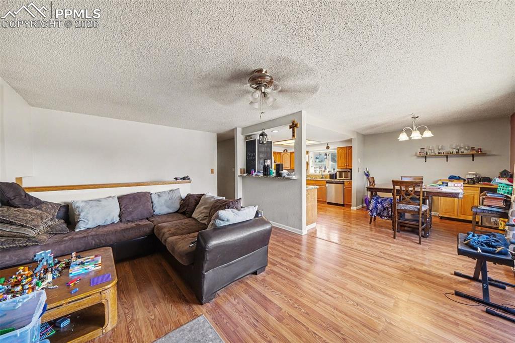 Image 5 of 23: Living Room