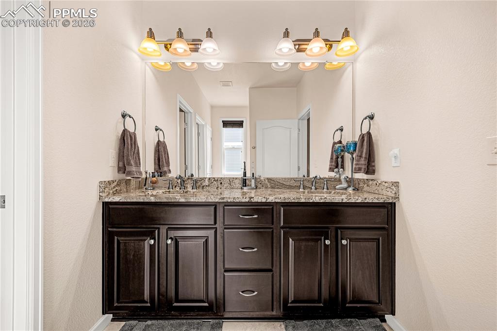 Image 18 of 37: Bathroom