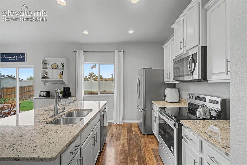 Image 12 of 41: Kitchen