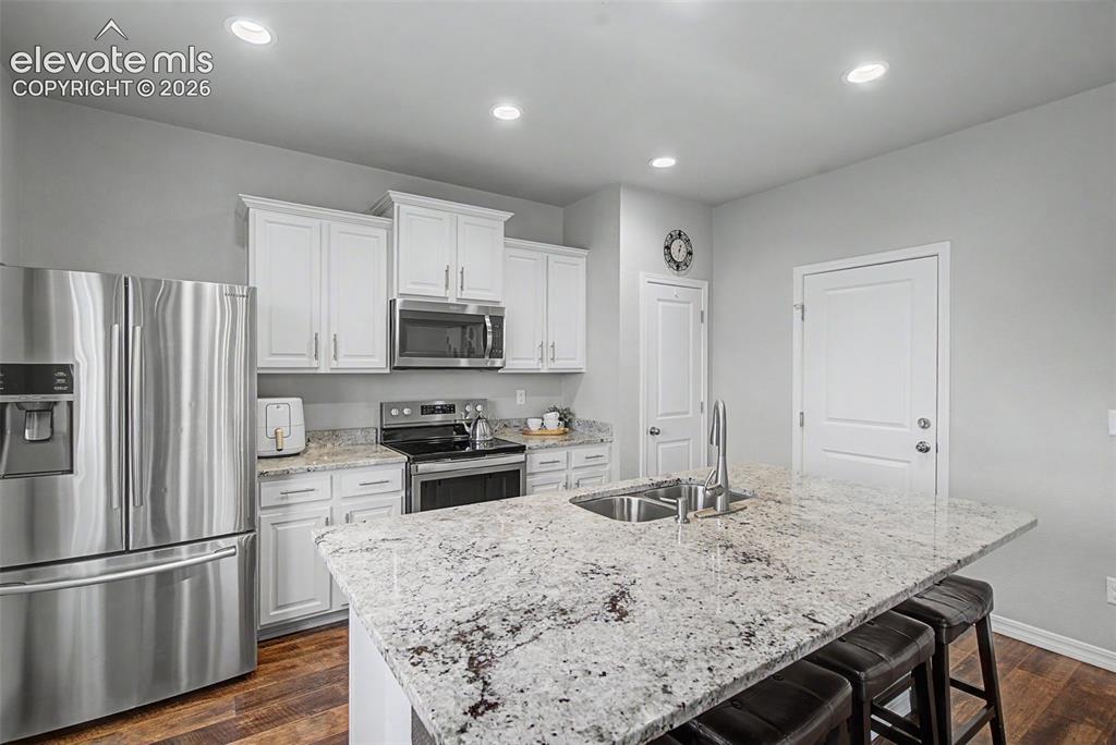 Image 13 of 41: Kitchen