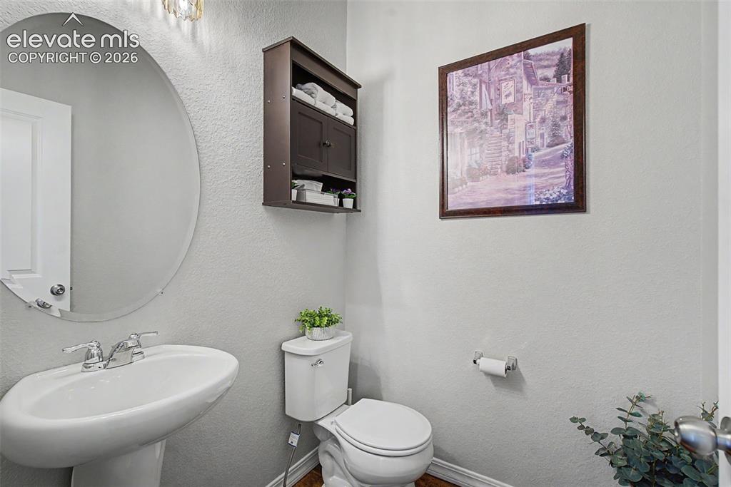 Image 17 of 41: Bathroom