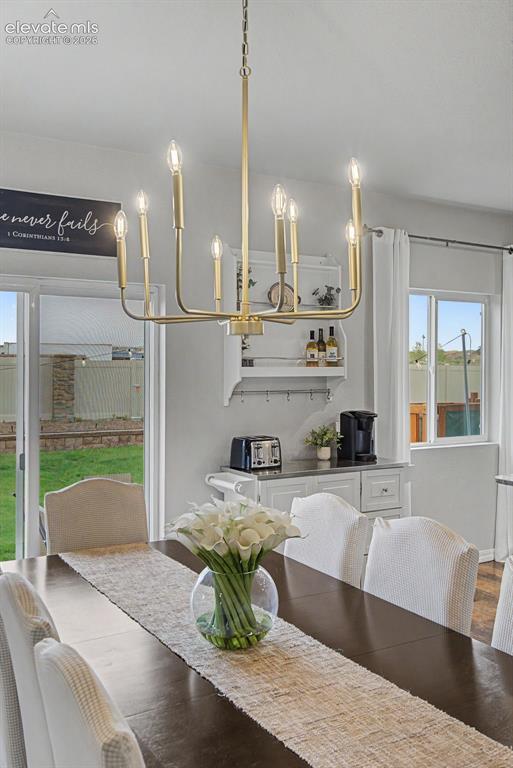 Image 9 of 41: Dining Area