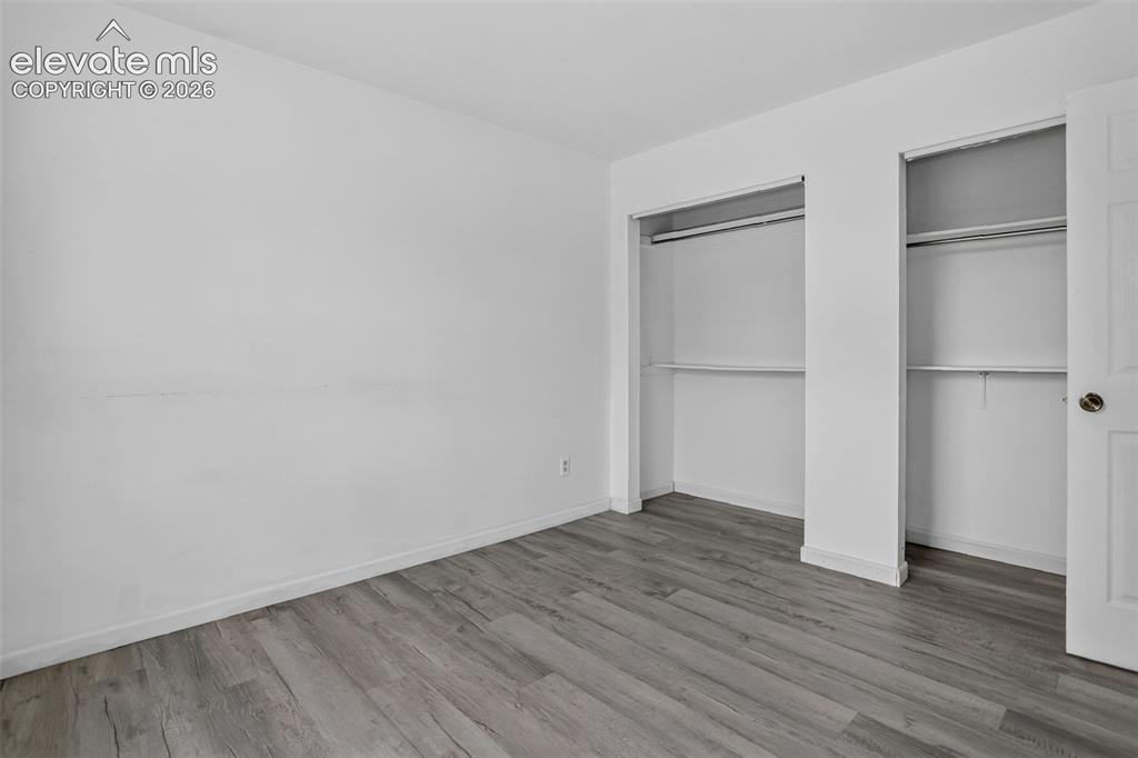 Image 20 of 29: Bedroom
