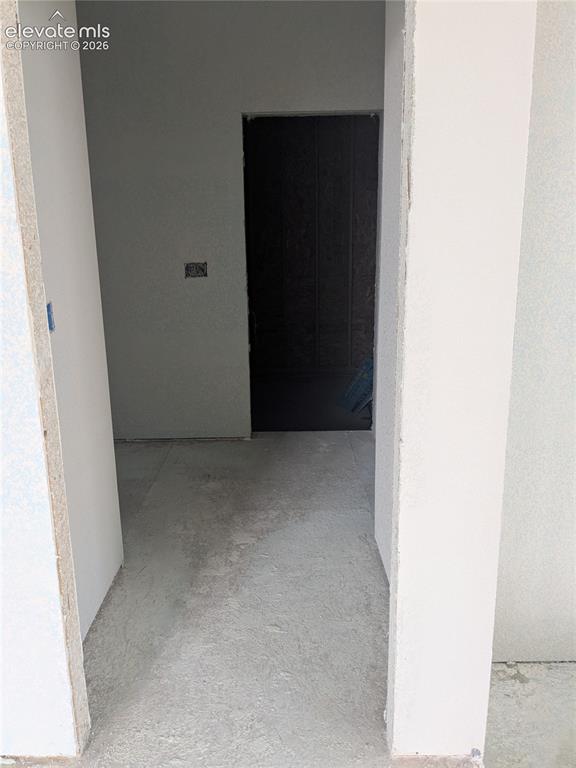 Image 17 of 45: Image quality insufficient for description