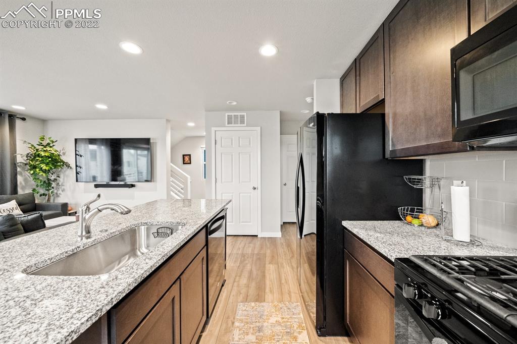 Listing 6524373, Image 16 of 22