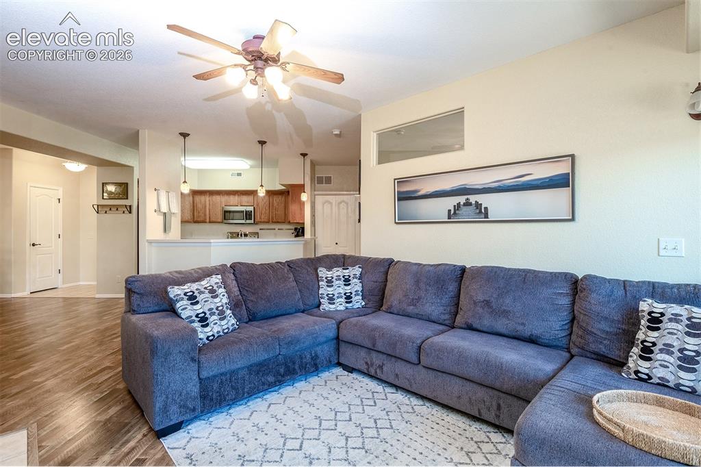 Image 14 of 30: Living Room