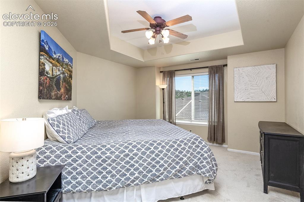 Image 15 of 30: Bedroom