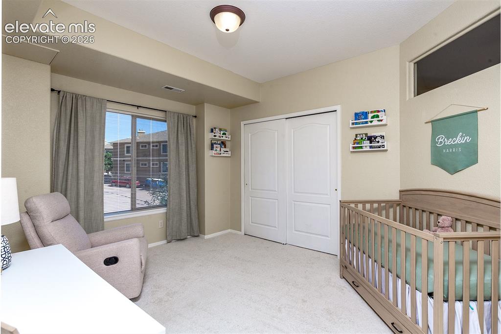 Image 19 of 30: Bedroom