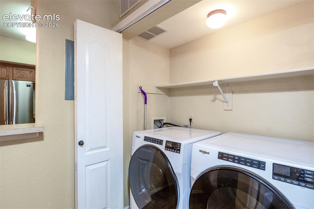 Image 22 of 30: Laundry