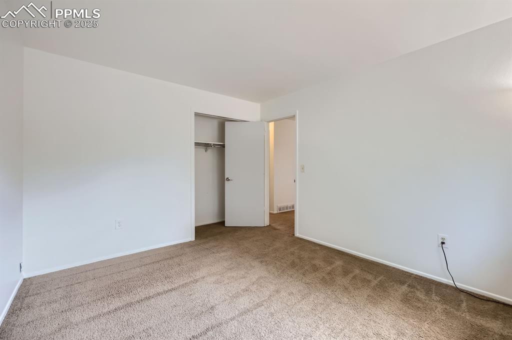 Image 16 of 28: Bedroom