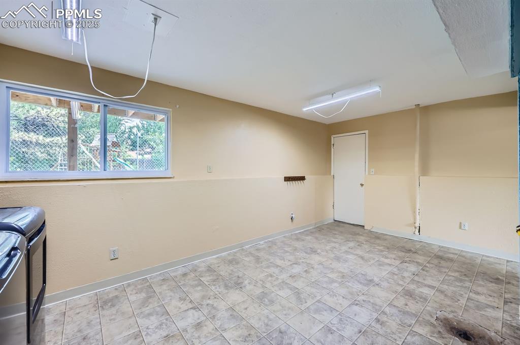 Image 25 of 28: Storage