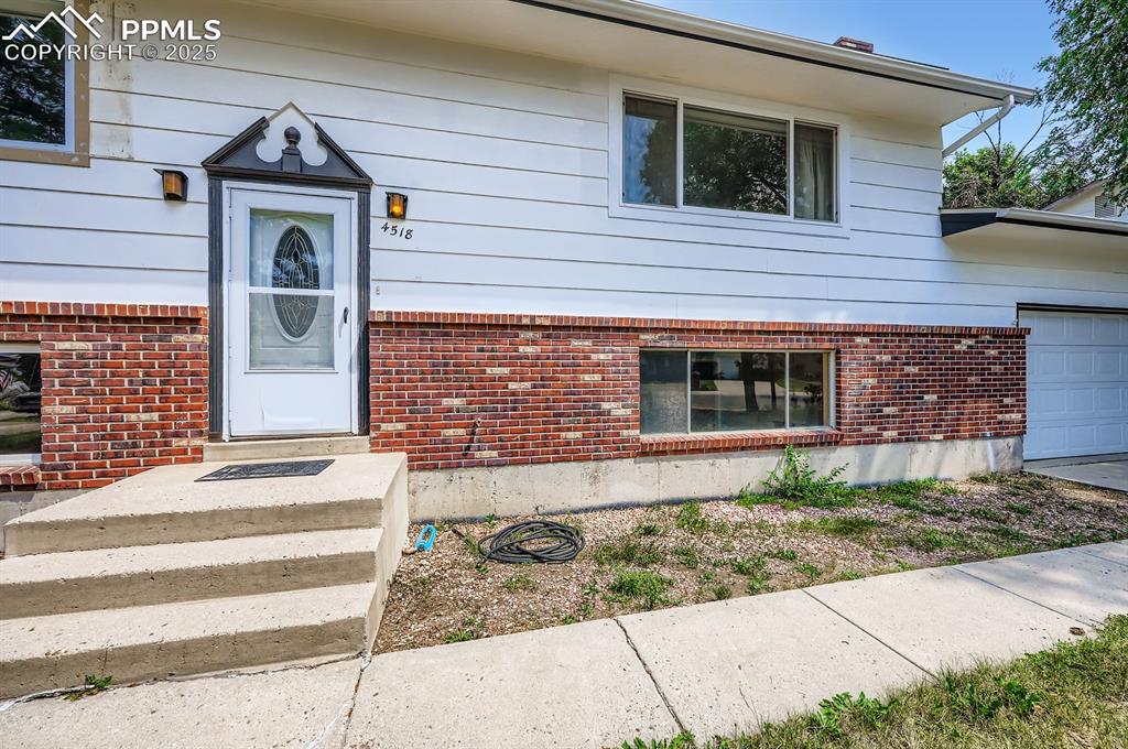 Image 3 of 28: Entry