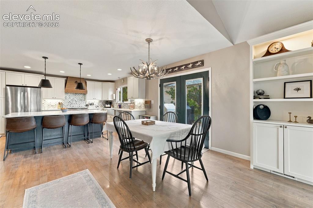 Image 10 of 47: Dining Area