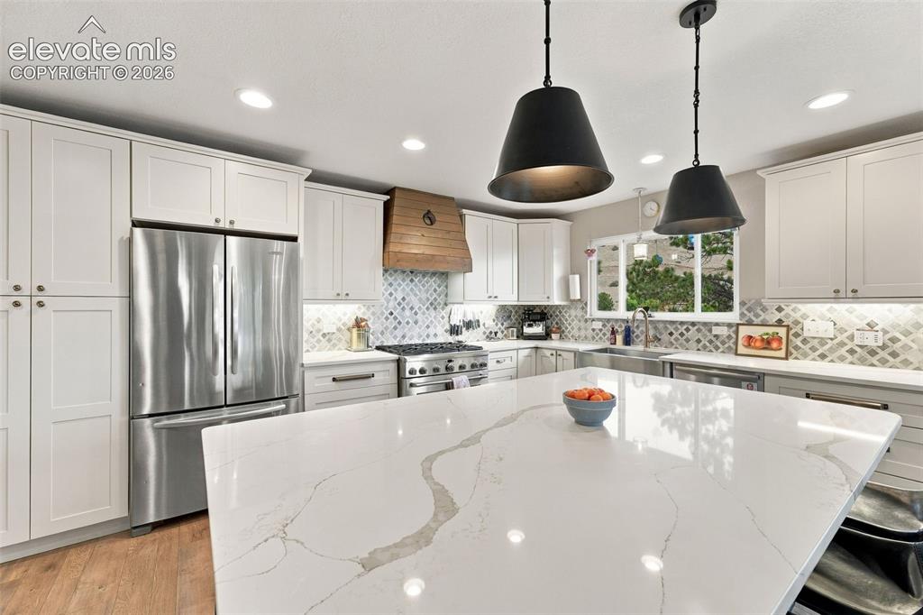 Image 13 of 47: Kitchen