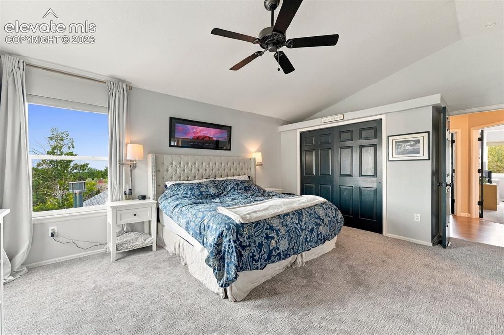 Image 19 of 47: Bedroom