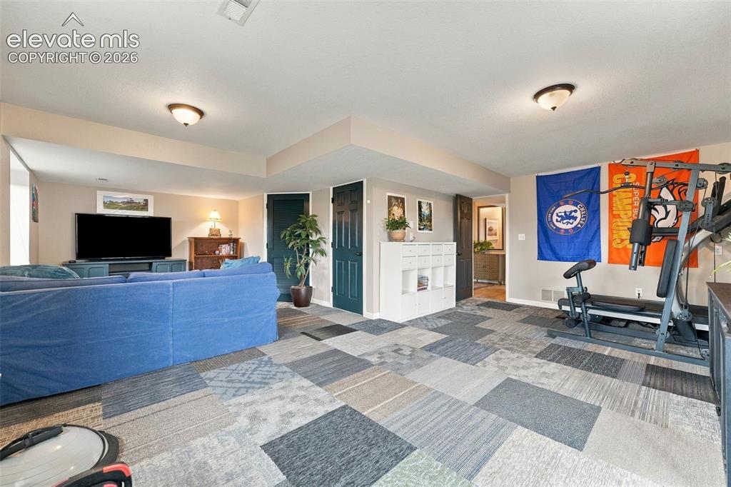 Image 31 of 47: Family Room
