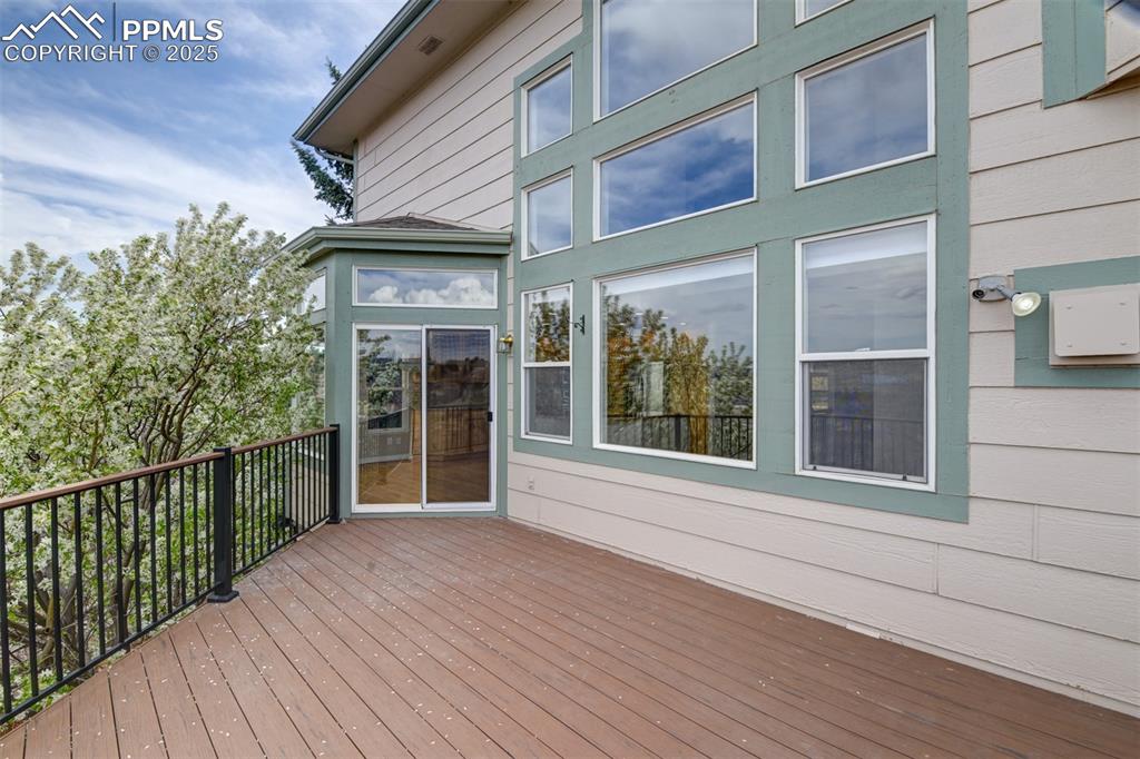 Image 14 of 41: Deck