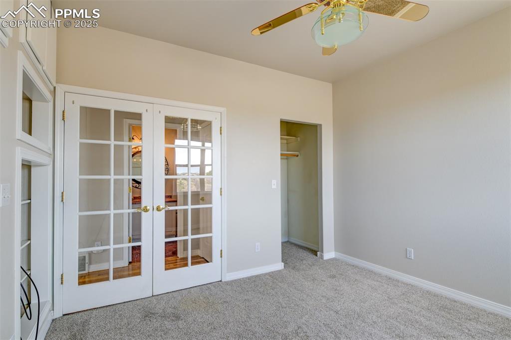 Image 36 of 41: Bedroom