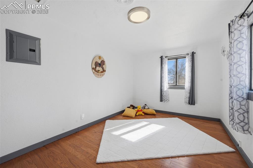 Image 22 of 50: This is the 2nd bedroom located near the bathroom. Recently painted, trimme