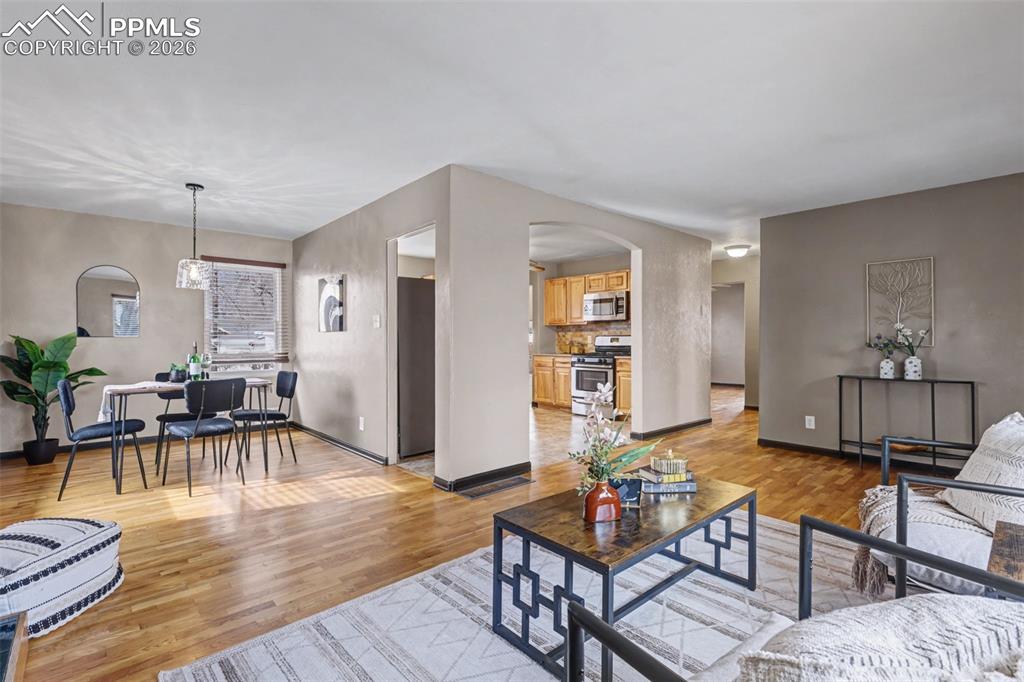 Image 5 of 27: Living Room