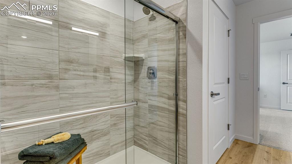 Image 17 of 34: Bathroom