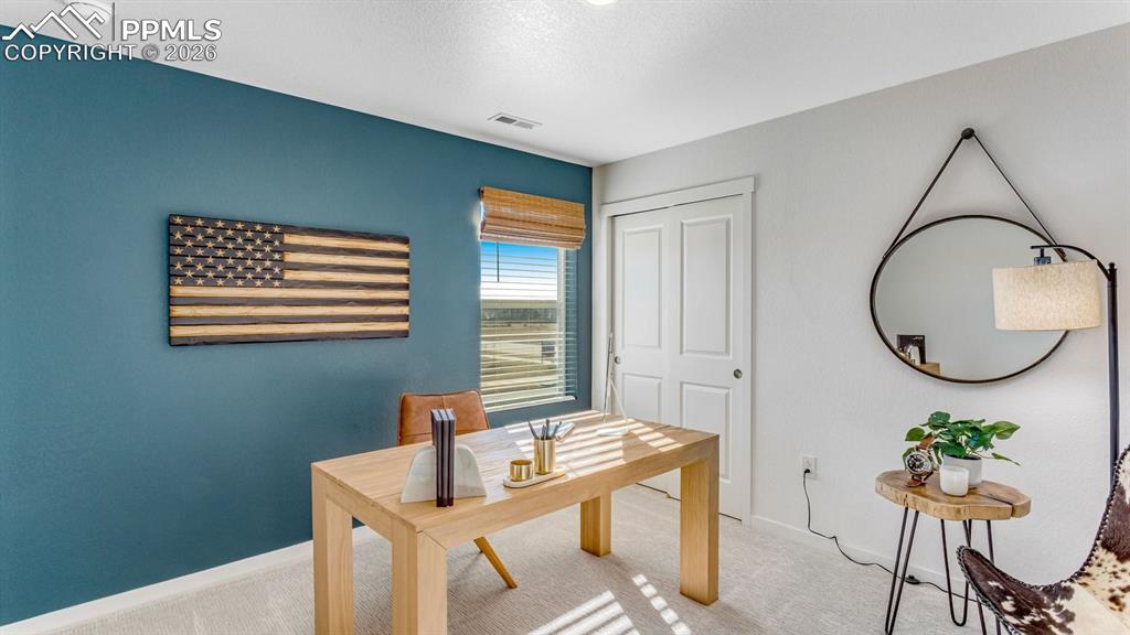 Image 21 of 34: Office