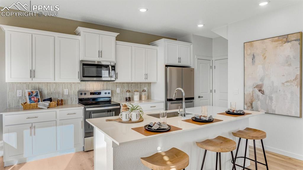 Image 7 of 34: Kitchen