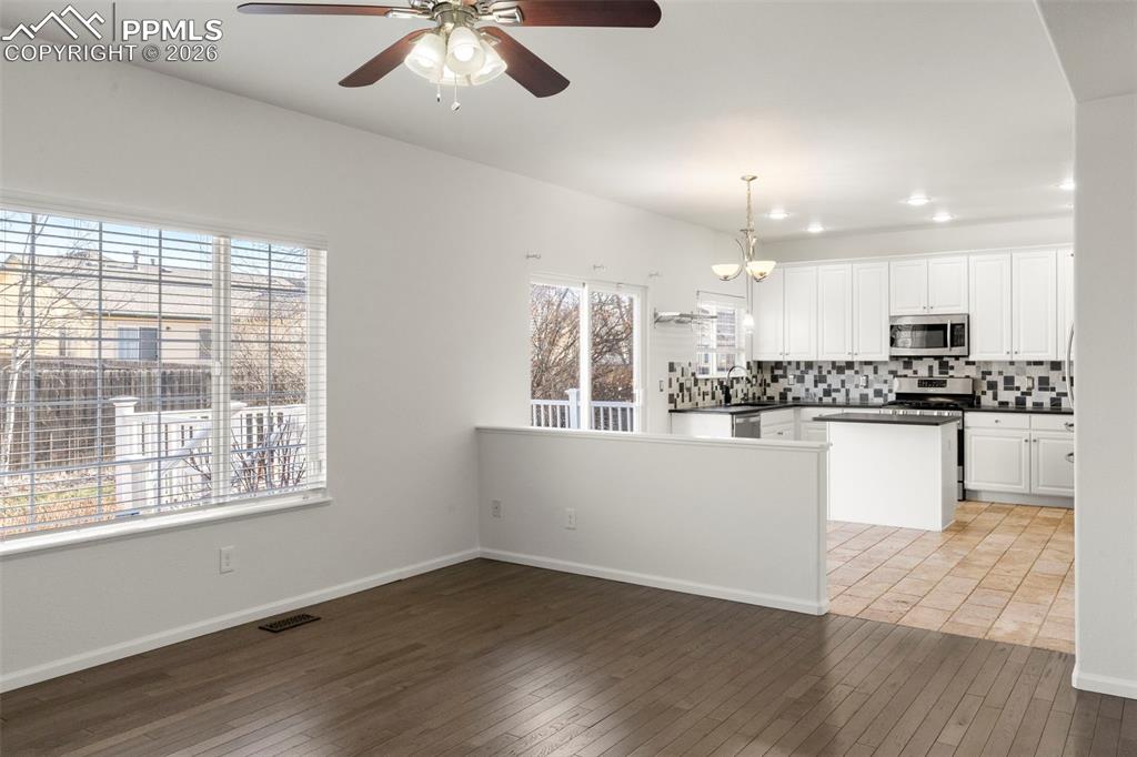 Image 12 of 22: Kitchen