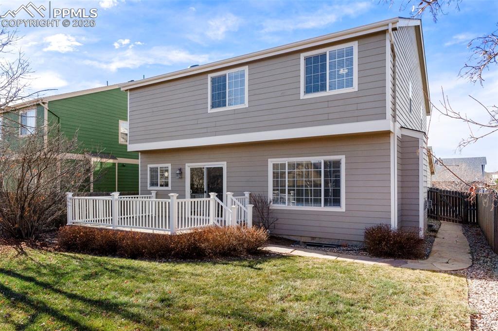 Image 21 of 22: Back of Structure