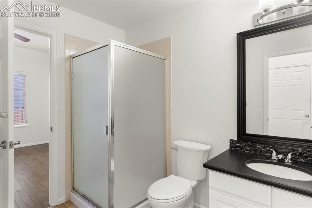 Image 5 of 22: Bathroom