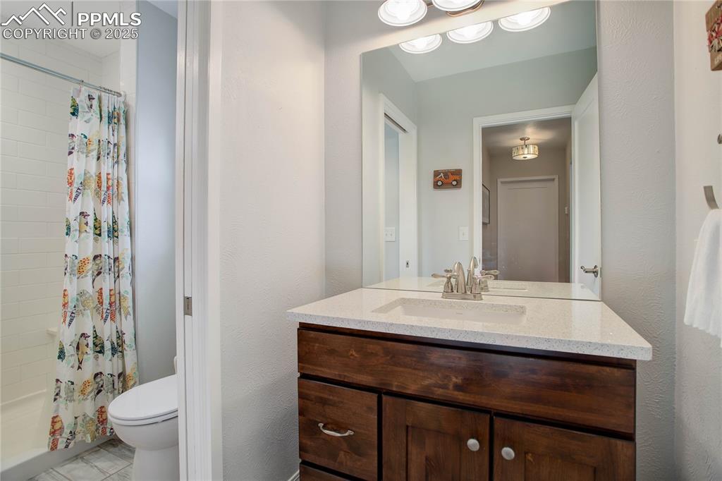 Image 15 of 33: Full bath - main level