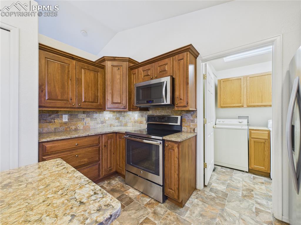 Image 10 of 38: Kitchen